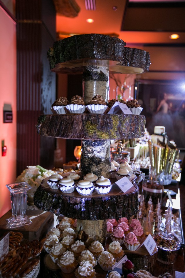 grand-bohemian-hotel-dogwood-blossom-stationery-wood-stand