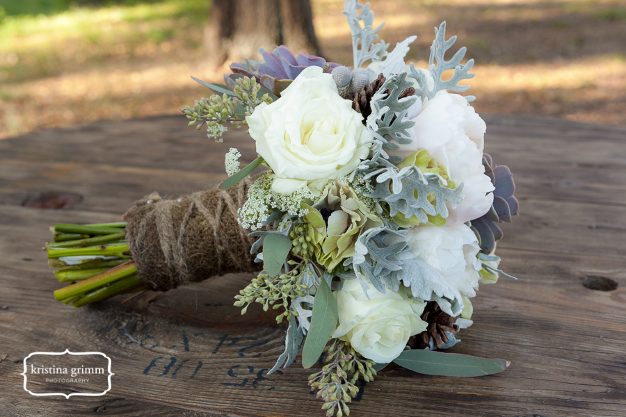 Bumby Photography, Dogwood Blossom Stationery, Wekiwa State Park, bouquet