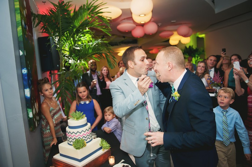 Lauren Watai Photography, Dogwood Blossom Stationery, Orlando weddings, cake cutting