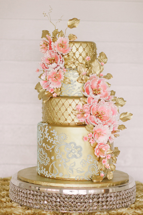 Kati Rosado Photography, Dogwood Blossom Stationery, Orlando Weddings, gold cake