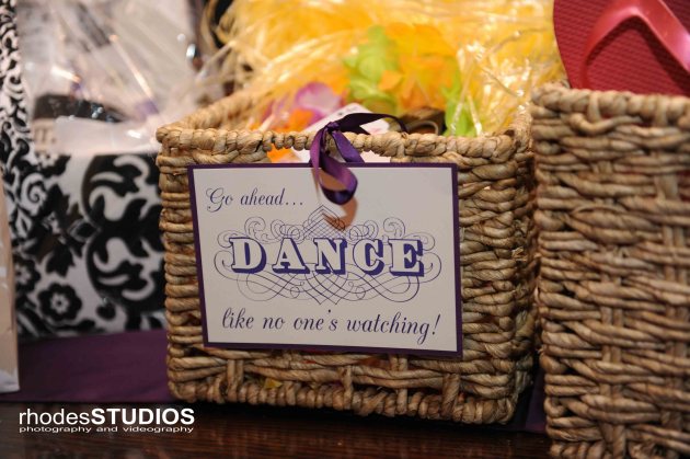 Rhodes Studios, Dogwood Blossom Stationery, Orlando weddings, flip flips