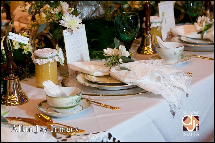 Allan Jay Images, Dogwood Blossom Stationery, Orlando weddings, table