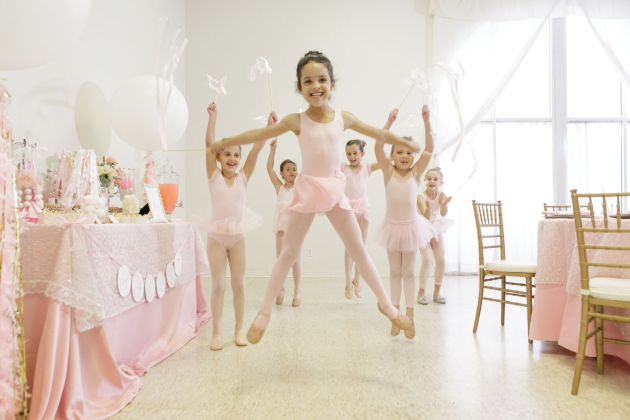 Ballerinas, Two Sweets Bake Shop, Bluegrass Chic, Ballerina Birthday Inspiration, Bumby Photography, Dogwood Blossom Stationery Event